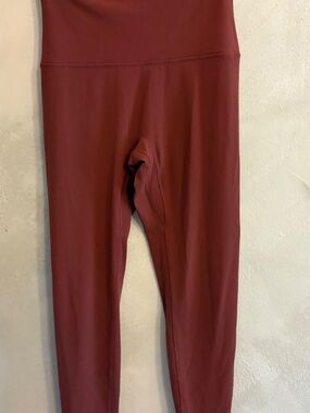 Aritizia Golden Legging